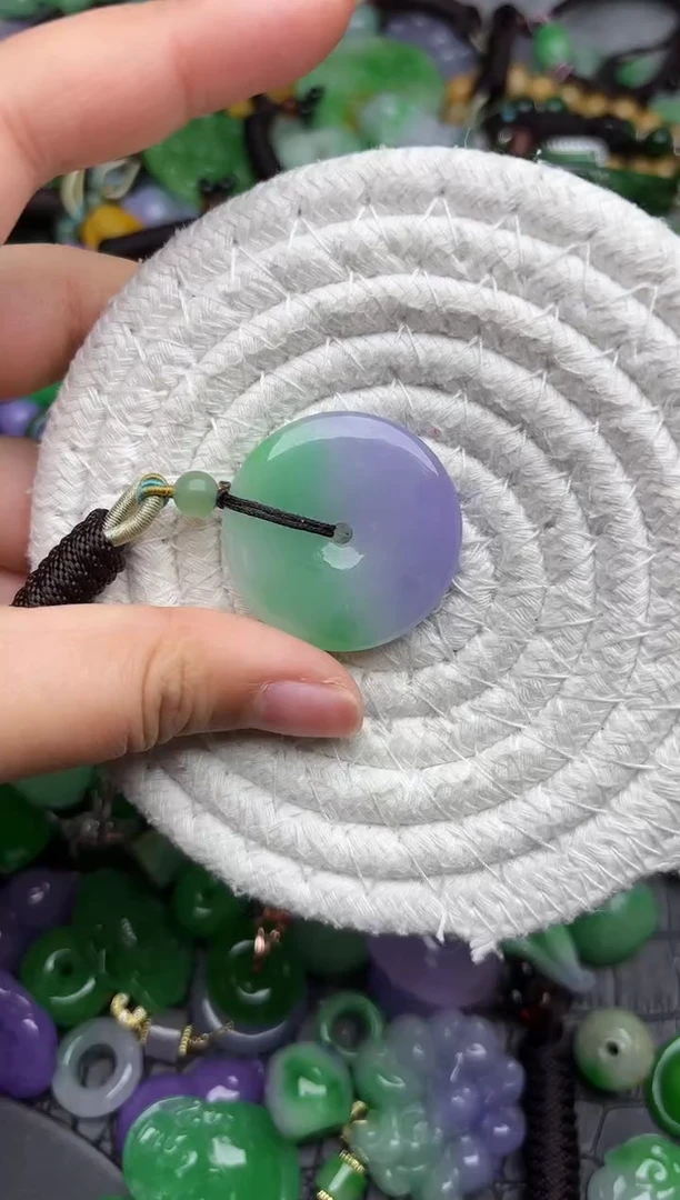 颈饰未镶嵌翡翠缅甸翡翠吊坠