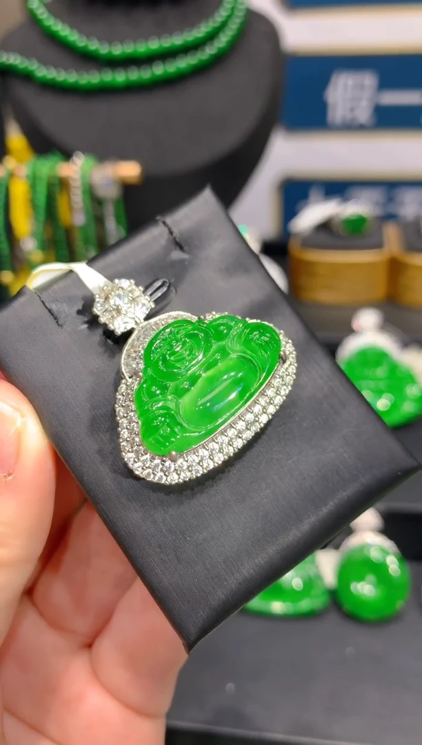 颈饰未镶嵌翡翠3一季