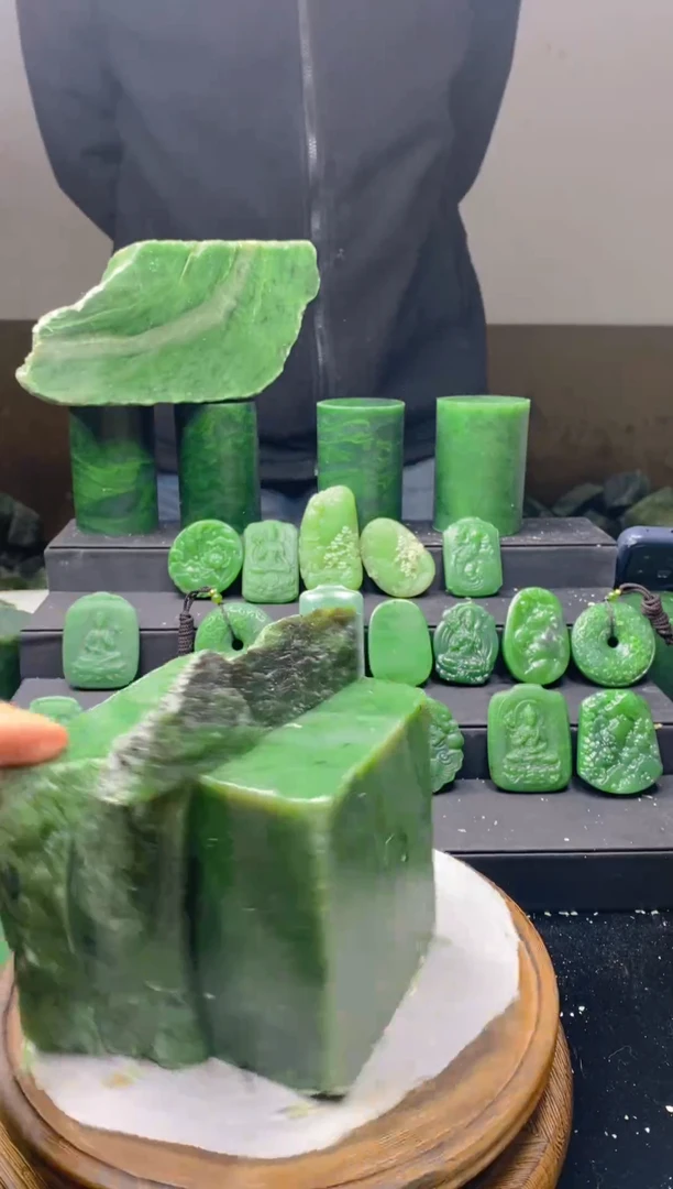 未镶嵌和田玉（碧玉）珠宝半成品1