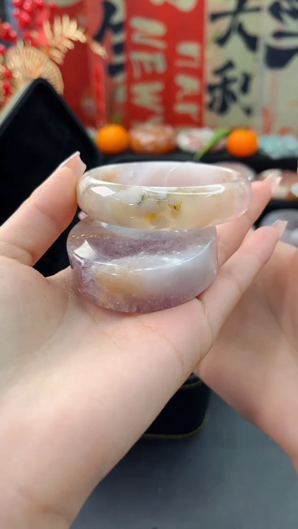 【闪购商品】石英质玉手镯未镶嵌赠送镯心（55圈口