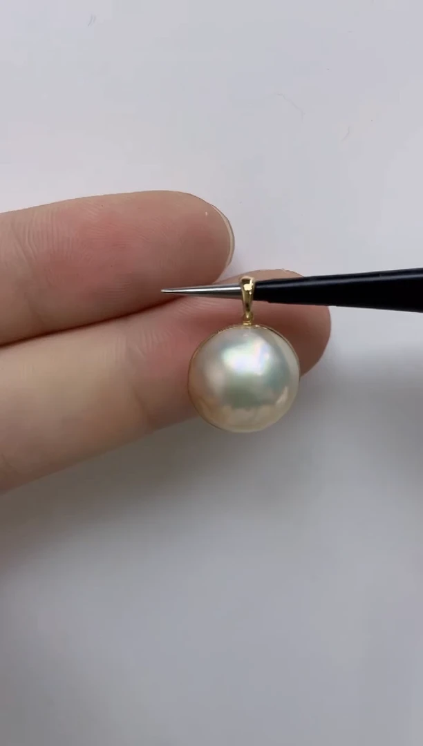 18K金镶嵌颈饰拼合珍珠（马贝珠）