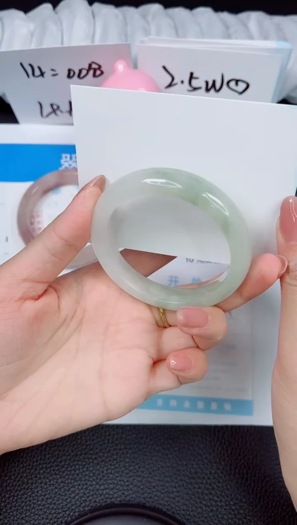 【闪购商品】石英质玉手镯未镶嵌219-53