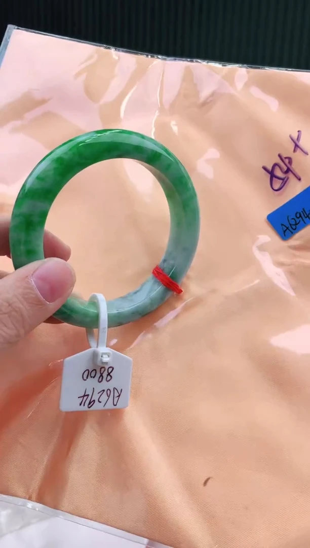 未镶嵌手镯翡翠54+