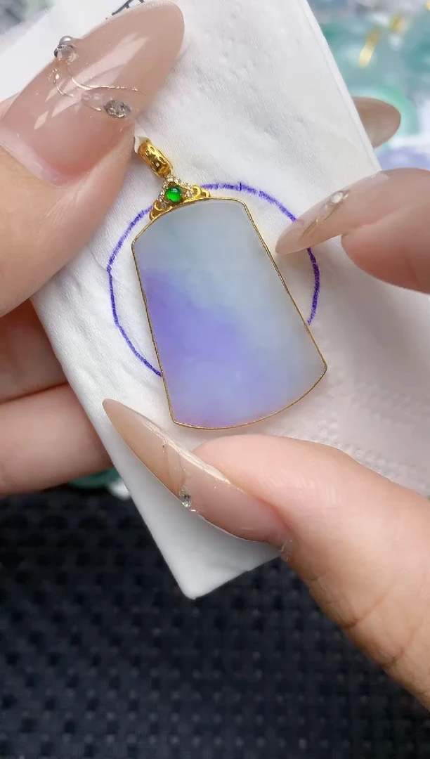 颈饰18K金镶嵌翡翠44   天然翡翠A货  百元以上9米证书费自理