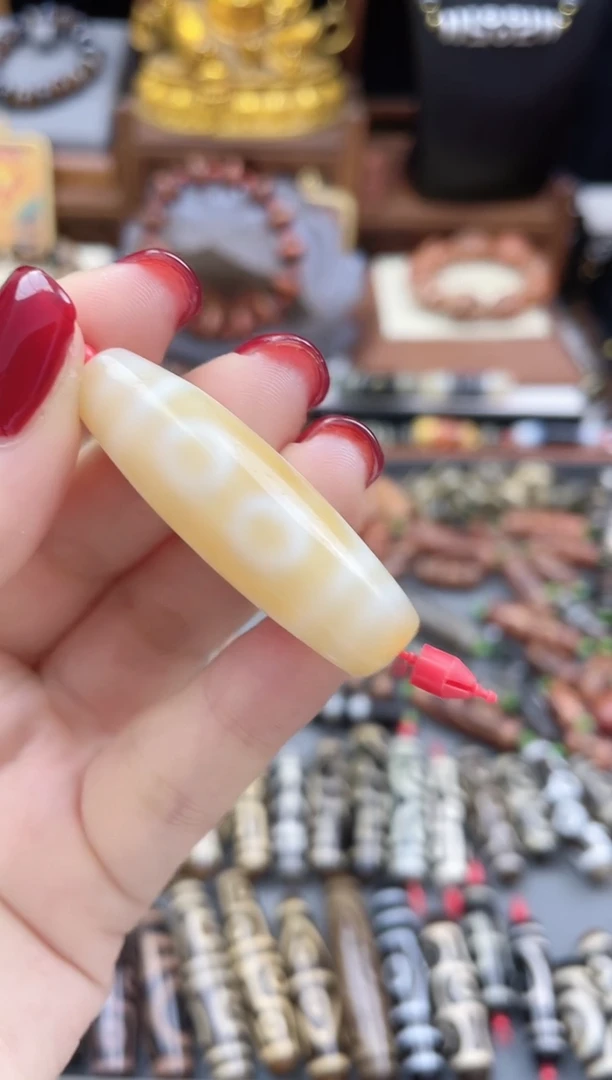 未镶嵌珠珠玛瑙/玉髓聚缘嫩色五眼