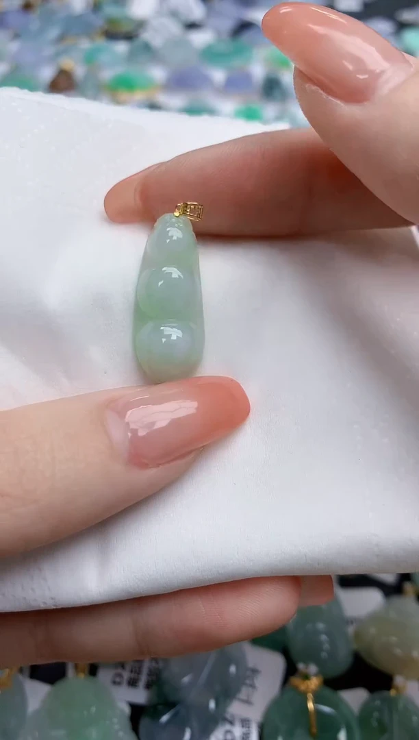 【闪购商品】翡翠颈饰未镶嵌天然缅甸翡翠A货