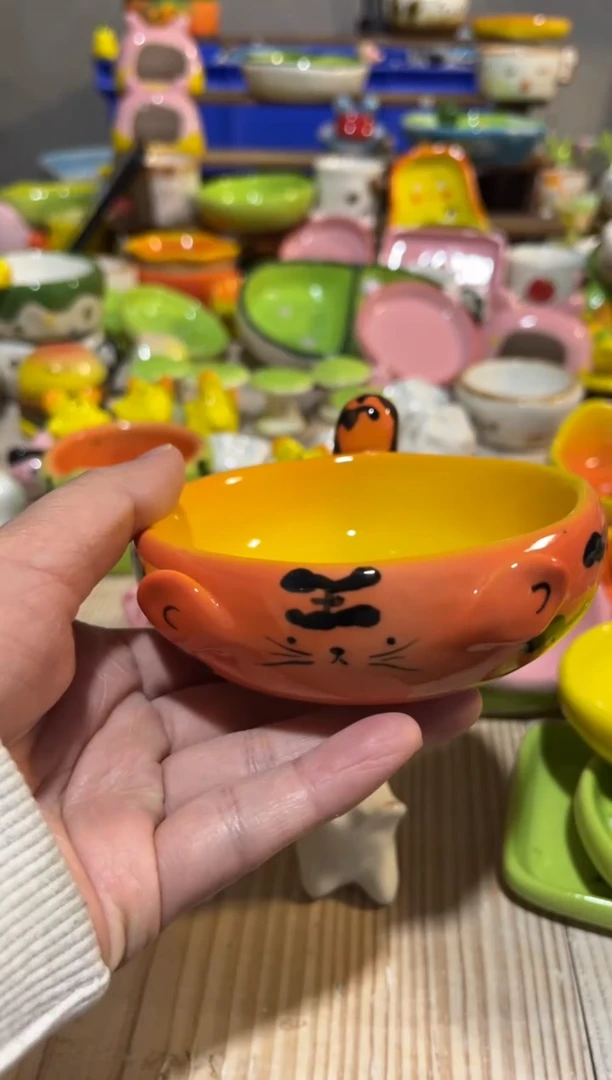 54手绘釉下彩微瑕陶瓷