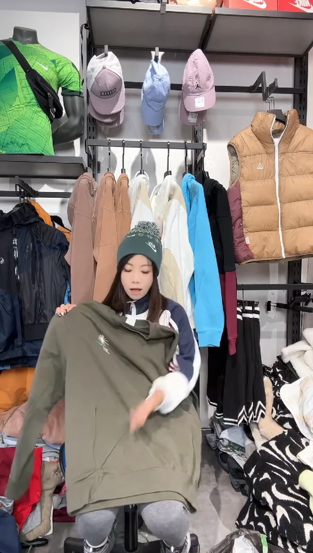 1237  编码 瑕疵款直播间过款为准 尺码    身高  L