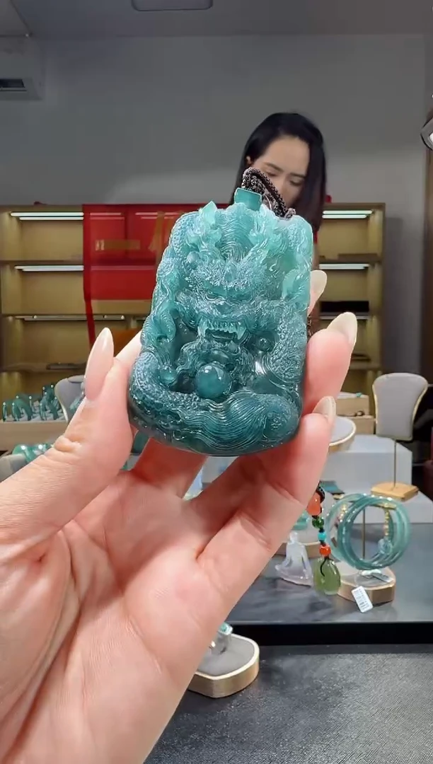 吊坠(不含链)未镶嵌翡翠龙牌