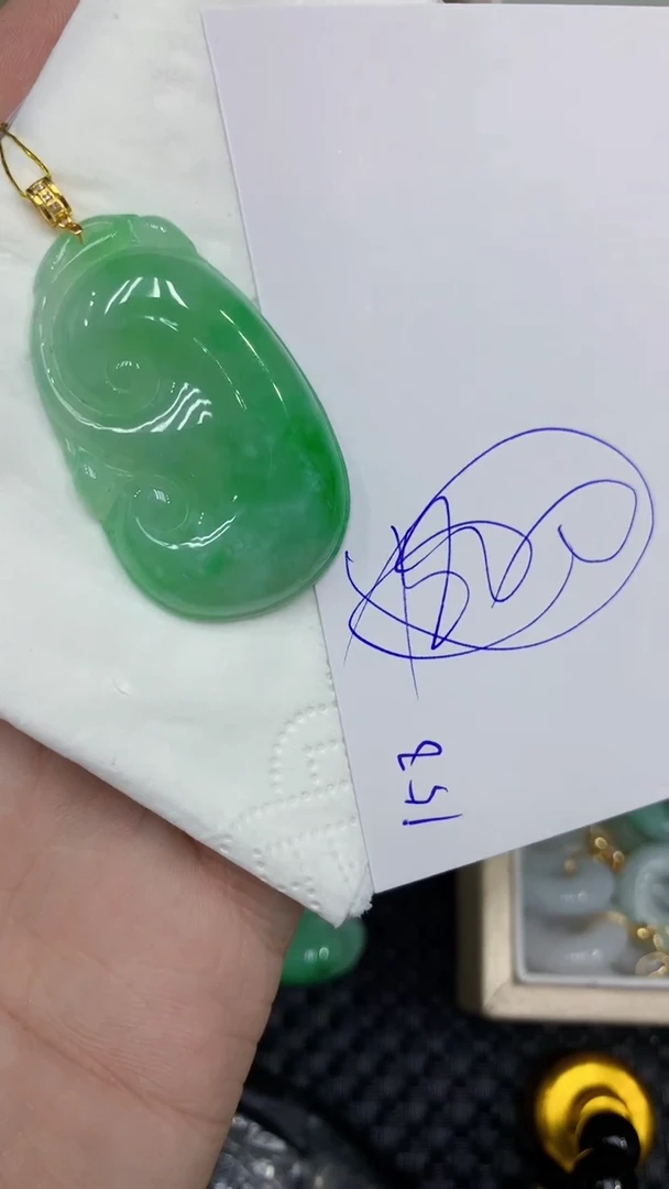 颈饰18K金镶嵌翡翠缅甸A货翡翠