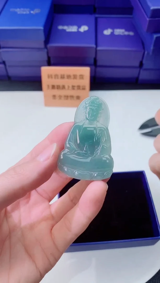 翡翠未镶嵌颈饰