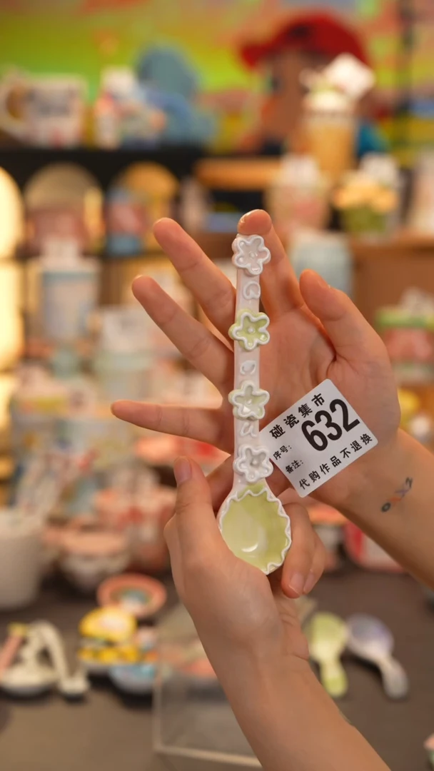 摆件景德镇纯手工手绘