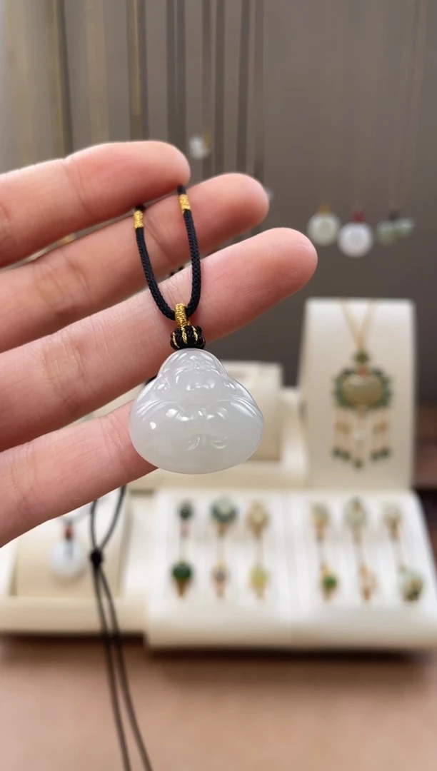 颈饰未镶嵌和田玉和田玉吊坠