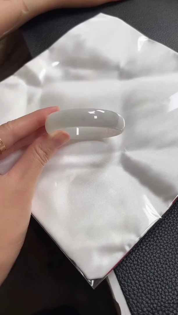 未镶嵌手镯翡翠圈口53白月光