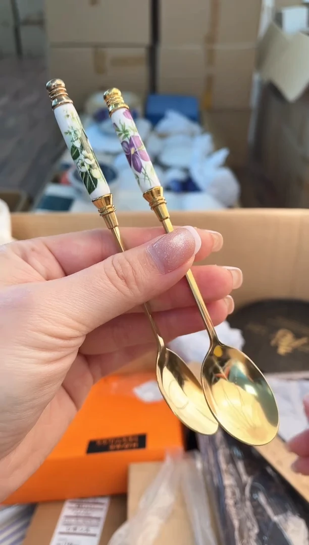 金属麟*️如图所示 米妮甄选