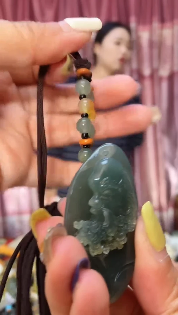 未镶嵌岫玉吊坠