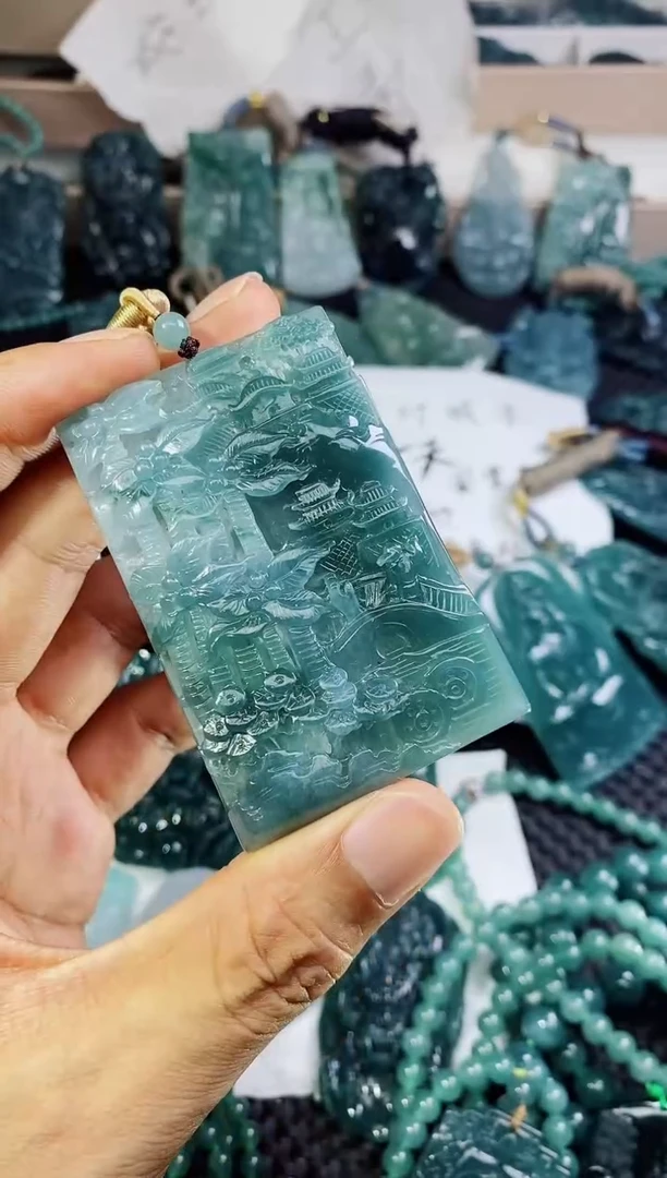 翡翠未镶嵌颈饰