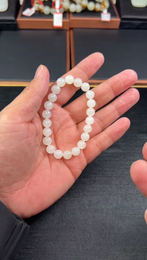 【闪购商品】和田玉手串未镶嵌 于田微色差卡8