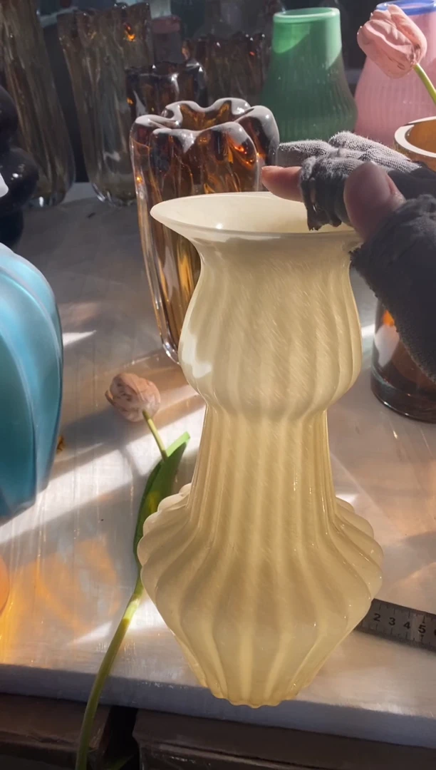 【闪购商品】玻璃114 M1