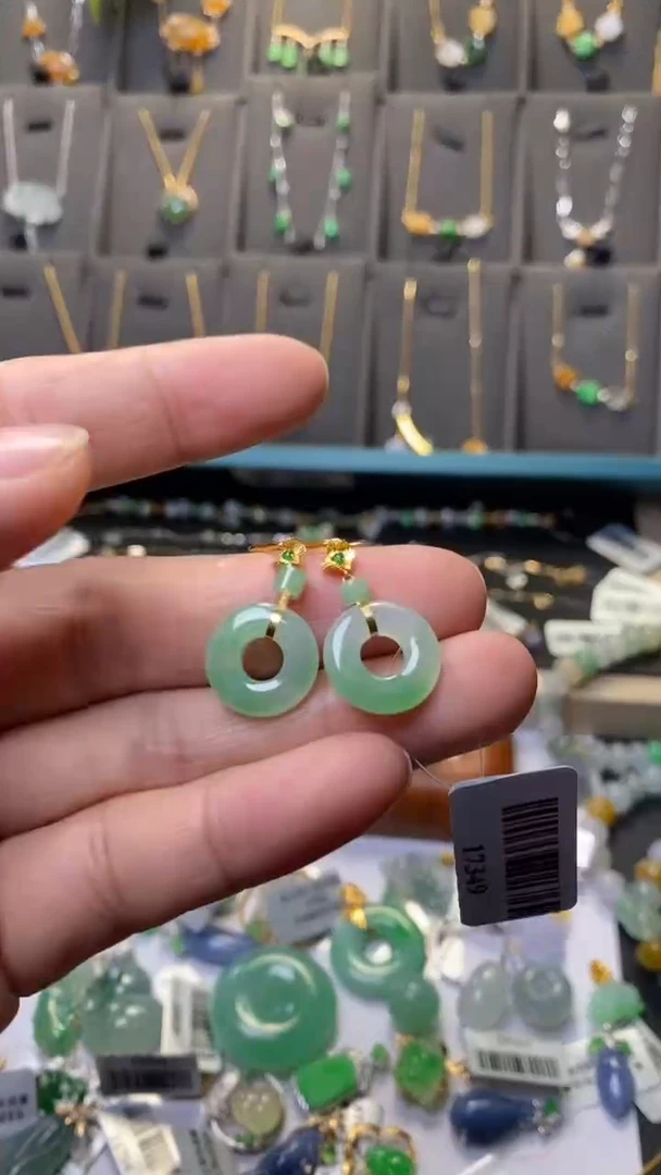 颈饰18K金镶嵌翡翠39960