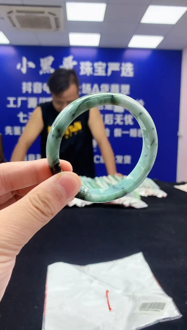 翡翠手镯未镶嵌1天然A货缅甸翡翠默认有瑕