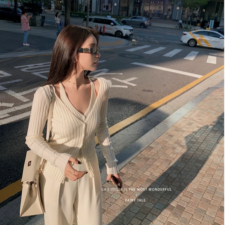 Lilylikes“纸片人假两件”羊毛混纺坑条针织巨显瘦小心机开衫