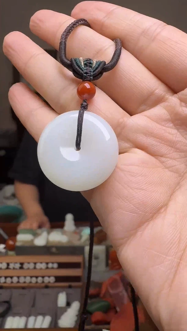 和田玉未镶嵌颈饰   00971 微瑕