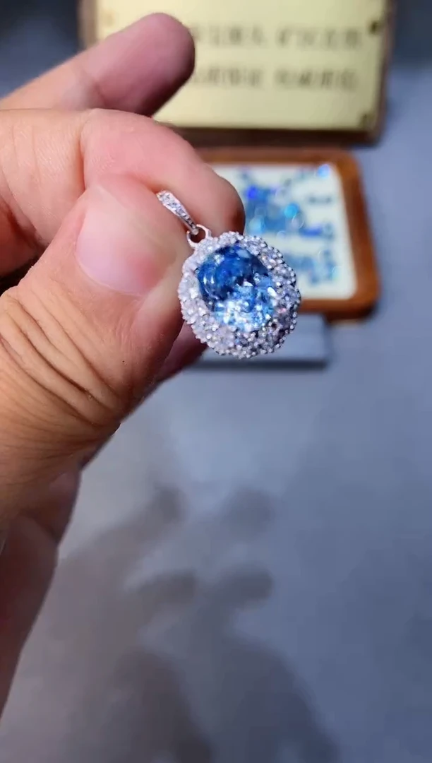 海蓝宝石颈饰银S925镶嵌......