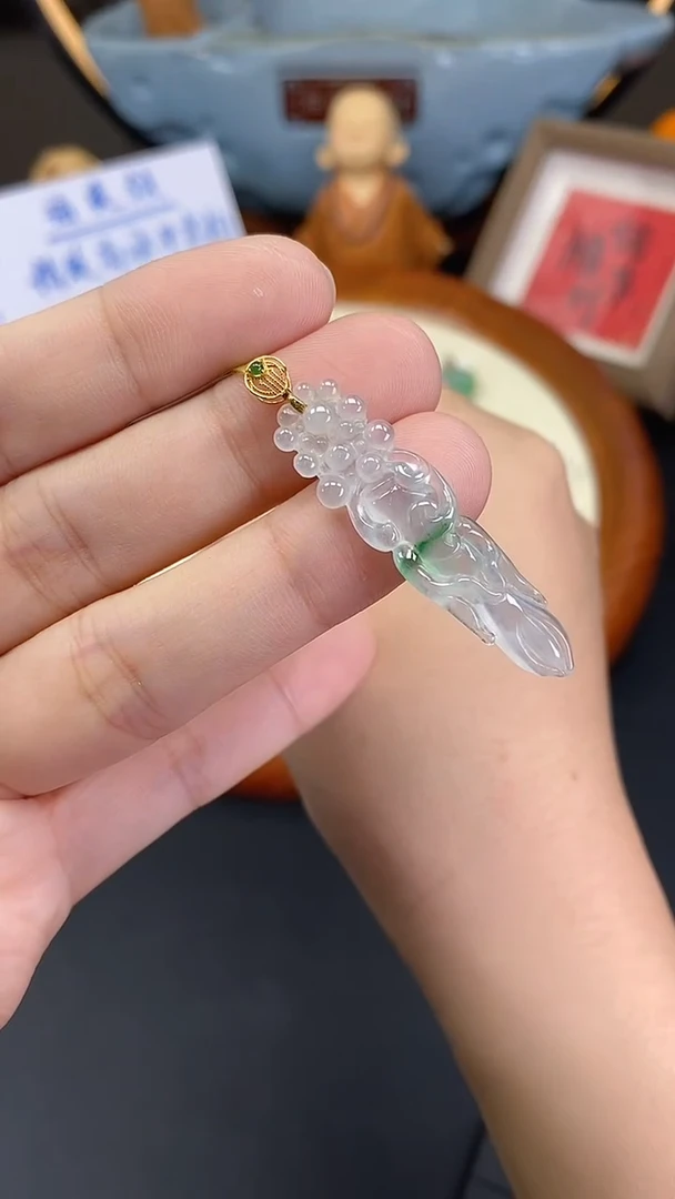 吊坠(不含链)18K金镶嵌翡翠人参多样性发其一@@CMT172
