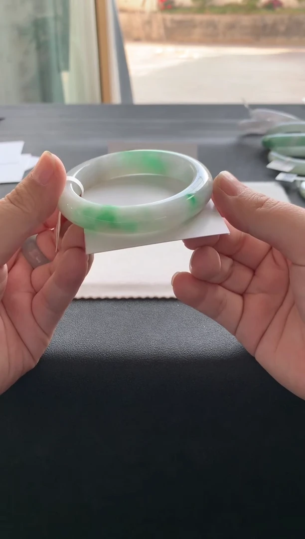 【闪购商品】翡翠手镯未镶嵌55.4正圈A7223买断