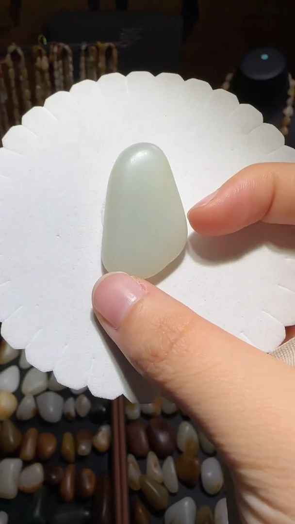 和田玉未镶嵌吊坠(不含链)19.5克