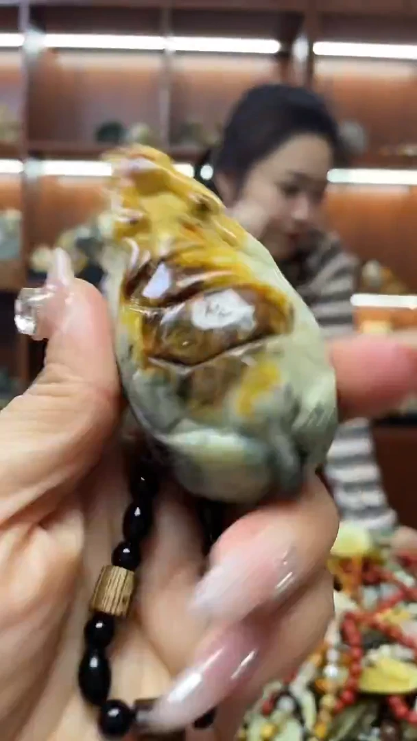 未镶嵌岫玉吊坠