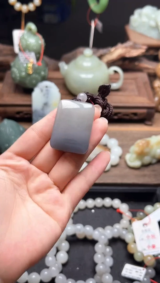 和田玉未镶嵌吊坠(不含链)青海烟紫 无事牌9006365