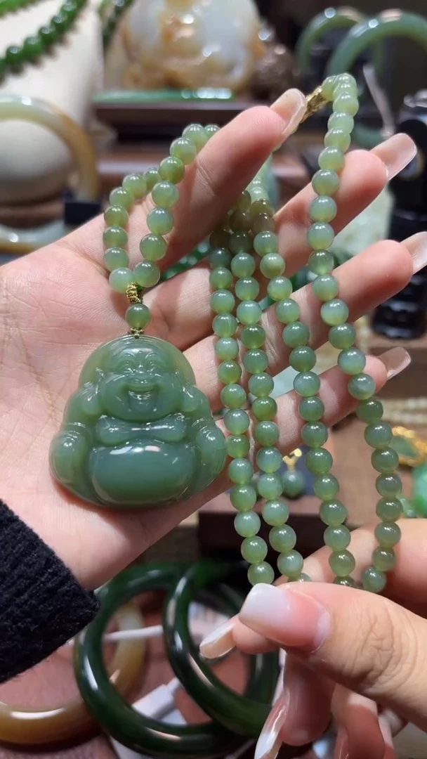 颈饰未镶嵌和田玉（碧玉）1