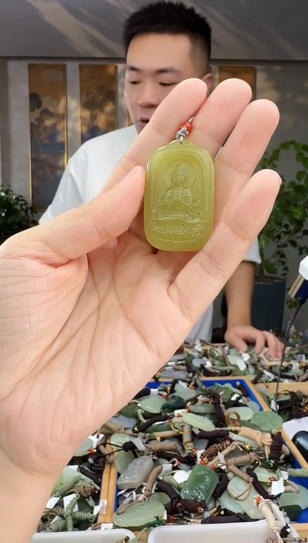 未镶嵌和田玉挂件拍一发一