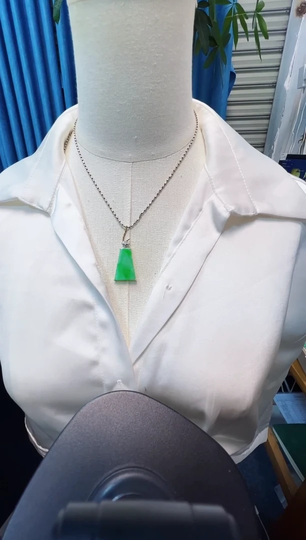 吊坠(不含链)18K金镶嵌翡翠4800