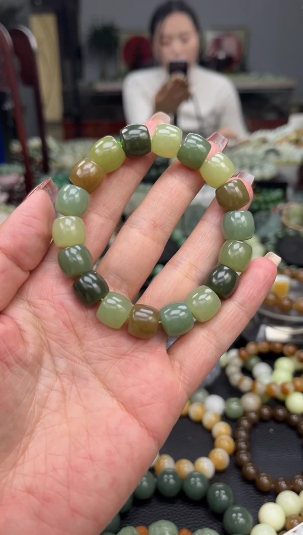 【闪购商品】和田玉手串未镶嵌新疆多宝卡12