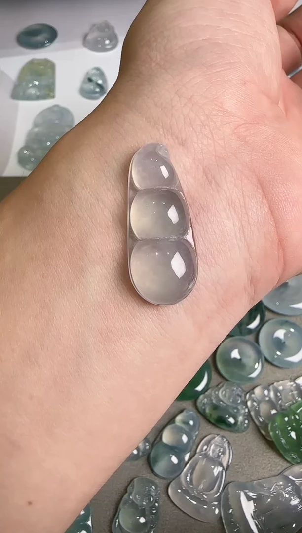 吊坠(不含链)未镶嵌翡翠.