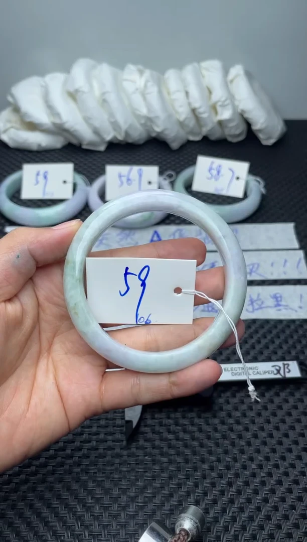 未镶嵌手镯翡翠106