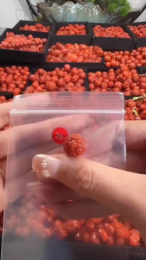 颈饰未镶嵌南红玛瑙1