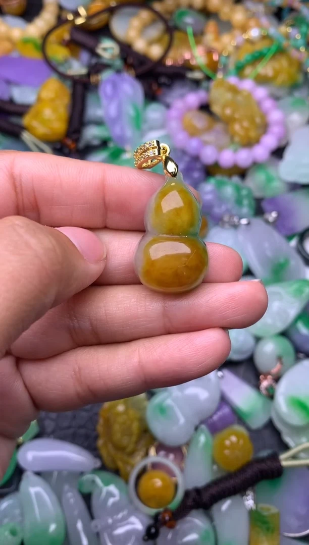 颈饰未镶嵌翡翠缅甸翡翠吊坠