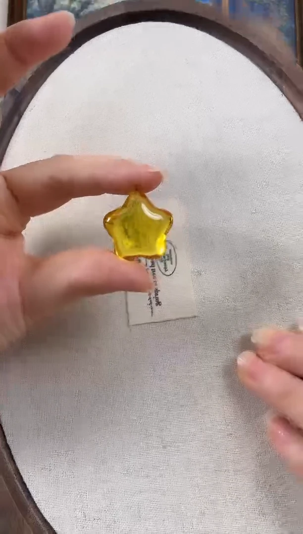 琥珀颈饰18K金镶嵌琥珀吊坠
