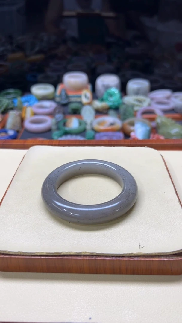 石英质玉手镯未镶嵌去****y104