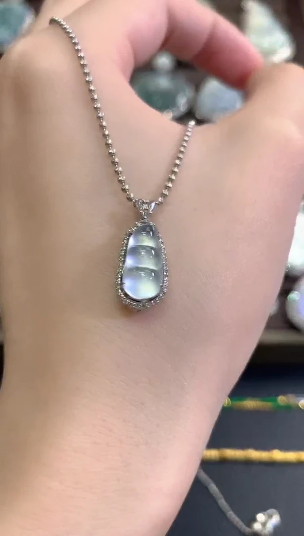 吊坠(不含链)18K金镶嵌翡翠秋日珠宝E40