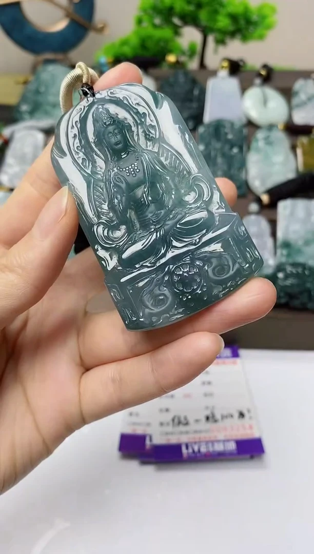 翡翠未镶嵌颈饰