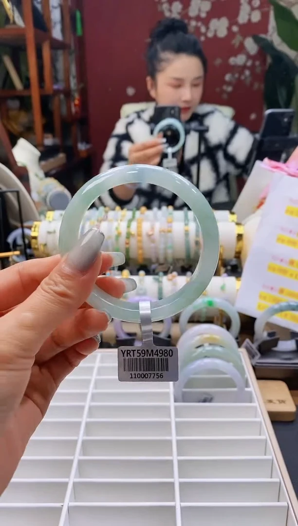 【闪购商品】翡翠手镯未镶嵌158冰飘花57-59/12.1*7.6