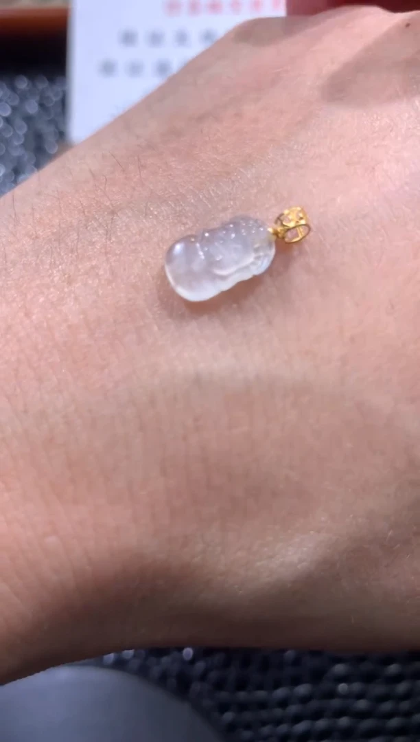 颈饰未镶嵌翡翠我*娜翡翠