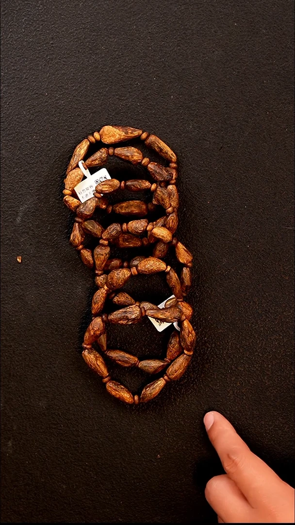 沉香手串多样性发其一 莺歌绿棋楠瘤疤单圈