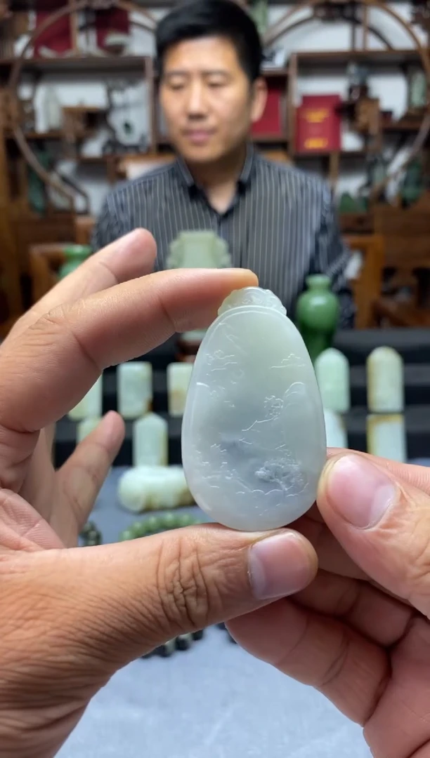 和田玉未镶嵌挂件截屏烟紫山水