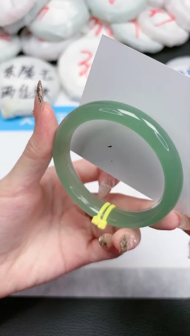 【闪购商品】石英质玉手镯未镶嵌380-54.8